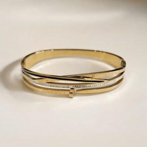 Pulsera clavo entrelazadas